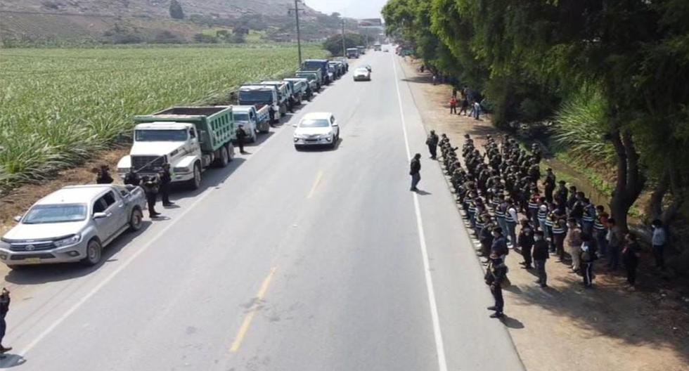 Los vehículos incautados en la sierra de la Libertad fueron trasladados a la ciudad de Trujillo para entregarlos a Pronabi y las diligencias del caso.  (Foto: PNP)