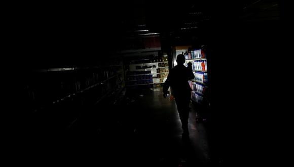 Apagón en Venezuela: servicio eléctrico opera con intermitencia a cuatro días de masivo corte de luz. (Reuters).