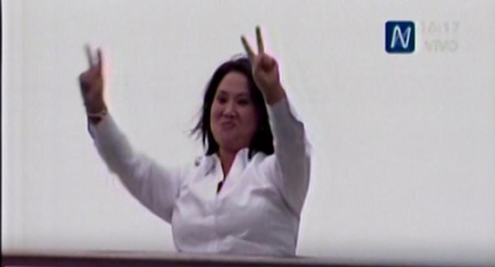 Keiko Fujimori da balconazo tras conocer boca de urna. (Video: América Noticias)
