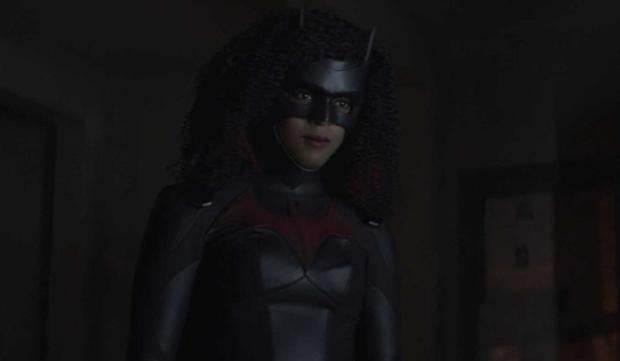 Host of the series "Bat-girl"Caroline Tries apologizes for the cancellation, but thanks the public (Photo: DC Entertainment / Warner Bros. Television)