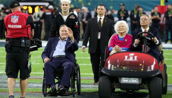 El ex presidente Bush y su aparición en el Super Bowl