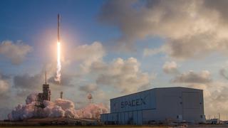 SpaceX lista para enviar astronautas al espacio por primera vez