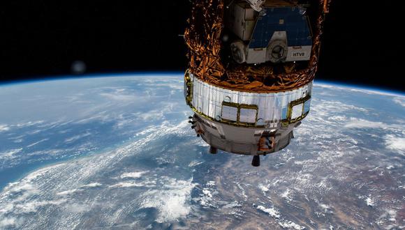 Vista de la Tierra desde la Estación Espacial Internacional en donde 3 astronautas de EEUU y Rusia deben encontrar una fuga de aire. (Foto: NASA/Twitter)