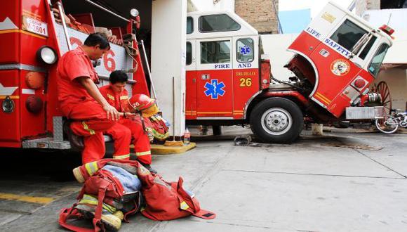San Miguel: mujer bombero murió atropellada por una cúster