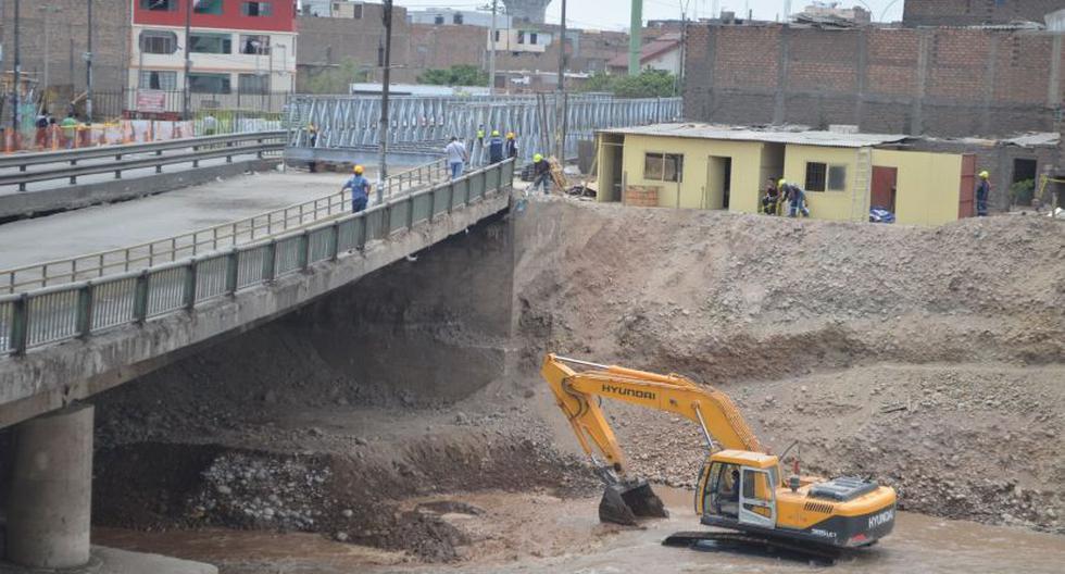 Emape precis&oacute; que no ha podido instalar los pilares del puente. (Foto: Andina)