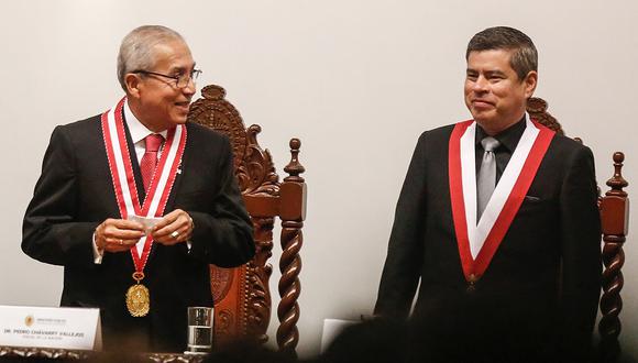 El legislador acudió a la ceremonia de juramentación de Pedro Chávarry como fiscal de la Nación. (Foto: Paco Sanseviero / El Comercio)