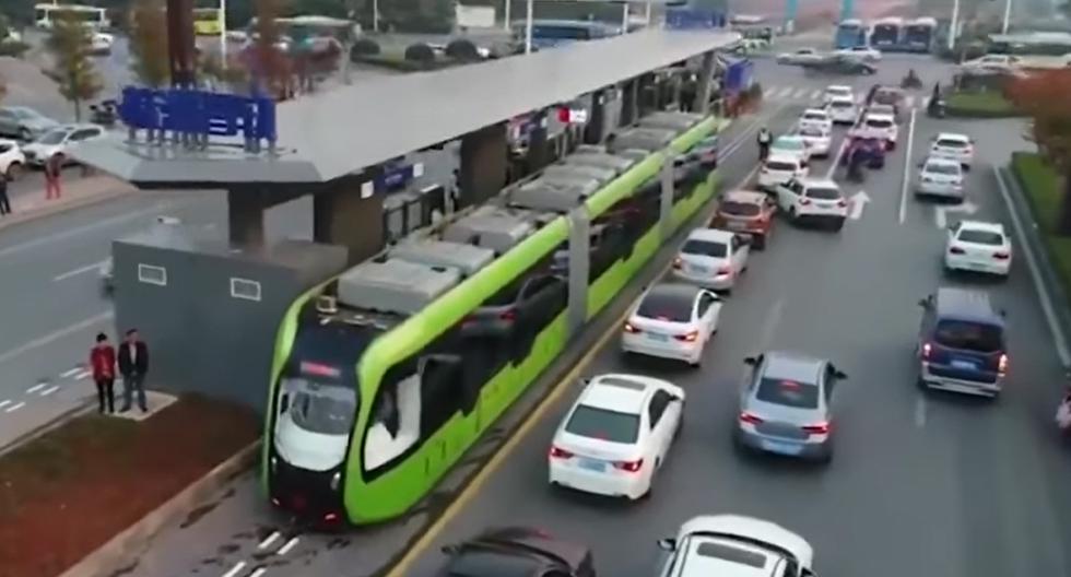 China reinvents the tram: new system does not need tracks and is semi-autonomous |  VIDEO