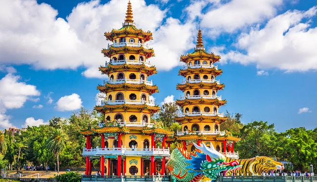 Las pagodoas de Kaohsiung frente al parque de Chouchai en Taiwán, China. (Foto: Shutterstock)