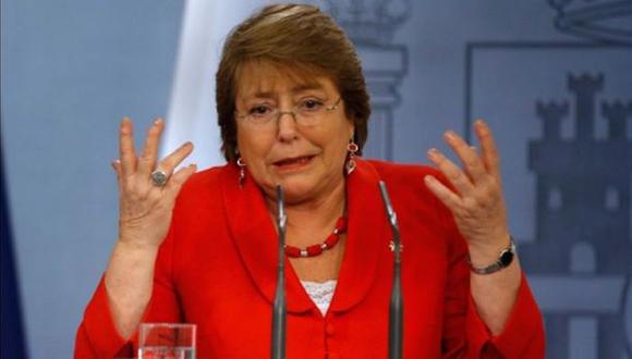 Bachelet demanda a medio por vincularla a caso de corrupción
