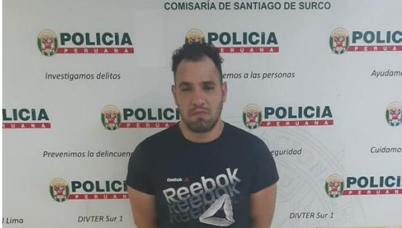 Edinson Jesús Romero Montiel (35) fue detenido por la Policía Nacional luego de agredir a su pareja en plena vía pública en Surco. (Foto: Mininter)