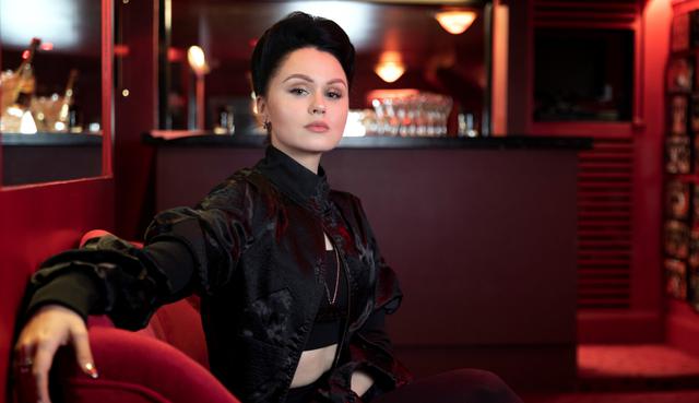 Viktoria Modesta es conocida por el video de su canción "Prototype" en el que aparece con una pierna protésica. Se volvió viral en Youtube y en las redes sociales. (Fotos: AFP)