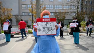 Enfermeras de El Bronx exigen ayuda de las autoridades frente a crisis del coronavirus: “estamos muriendo” | FOTOS
