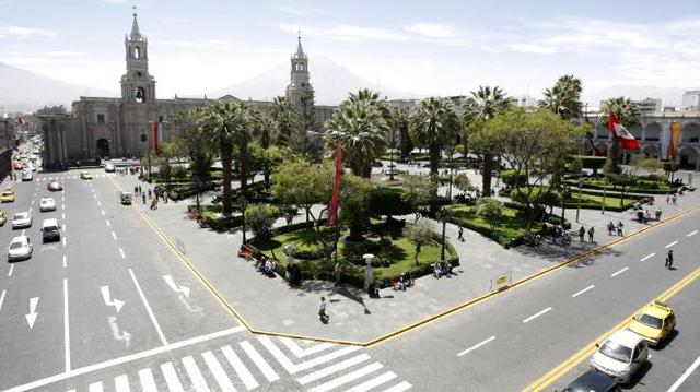 Arequipa prohíbe mítines y marchas en la Plaza de Armas