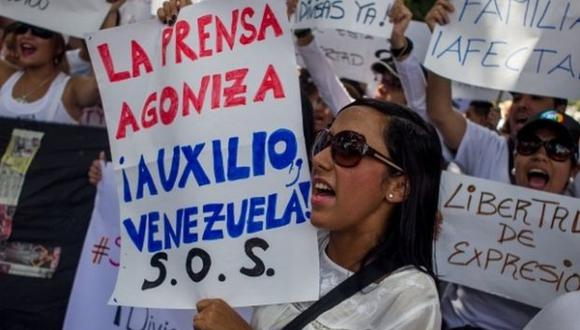 Venezuela: El Universal tiene papel solo para dos semanas más