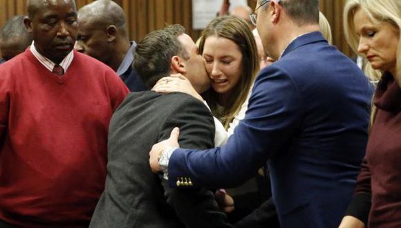 Defensa de Pistorius no apelará sentencia de 6 años de cárcel
