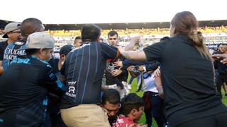 Madre entregó a la Policía a hijo que participó en trifulca en estadio de Querétaro
