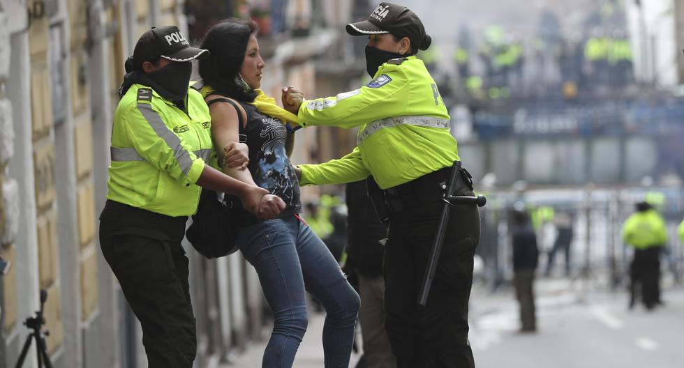 Según el Ministerio de Gobierno, la mayor cantidad de los 766 detenidos se registran en la ciudad costera de Guayaquil (177), seguido por la de Quito (163).. (AP)