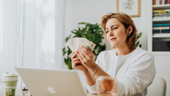 Cada centavo cuenta, así que registra cada gasto por más mínimo que sea. (Foto: Karolina Grabowska / Pexels)