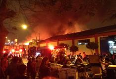 Incendio consumió mercado cerca de Hospital del Niño | VIDEO 