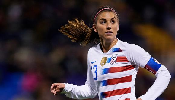 Gran protagonista en el debut de Estados Unidos en el Mundial femenino de Francia con cinco goles, Alex Morgan utiliza su condición de estrella para promover este deporte en las mujeres. (Foto. AP)