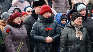 Luto y rabia en Rusia por la muerte de decenas de soldados en un bombardeo de Ucrania 