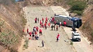 Bus que trasladaba a plantel de Huracán se volcó en Venezuela