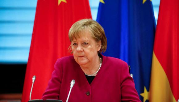 La canciller alemana, Angela Merkel, asiste a una reunión por videoconferencia en Berlín, el 28 de abril de 2021. (MICHELE TANTUSSI / POOL / AFP).