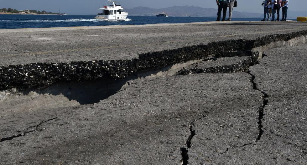 El epicentro del terremoto, que se produjo a las 07.44 a.m. (hora local), se ubicó en el mar, a 37 kilómetros al sudeste de la capital de Rodas y a una profundidad focal de 14 kilómetros. Foto referencial. (AFP)