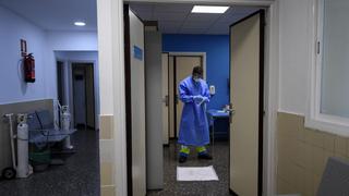 Madrid, su “hospital de pandemias”, y una segunda ola de COVID-19 que llegó antes de lo previsto