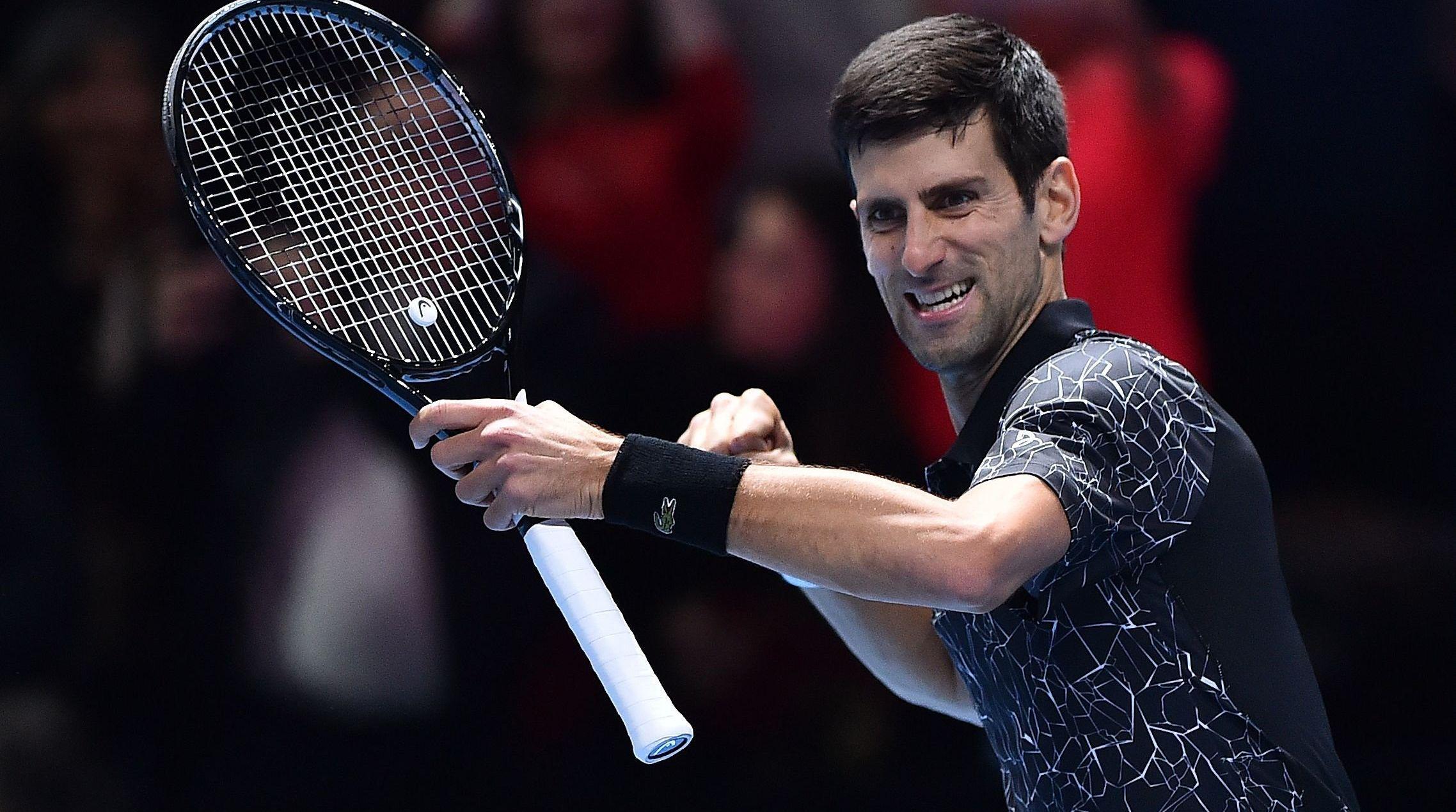Djokovic venció en dos sets a John Isner y avanzó en el Torneo de Maestros 2018. (Foto: AFP)