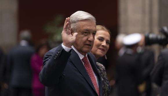 El presidente mexicano Andrés Manuel López Obrador y su esposa Beatriz Gutiérrez Mulleras llegan para saludar al presidente Joe Biden y a la primera dama Jill Biden en el Palacio Nacional en la Ciudad de México.