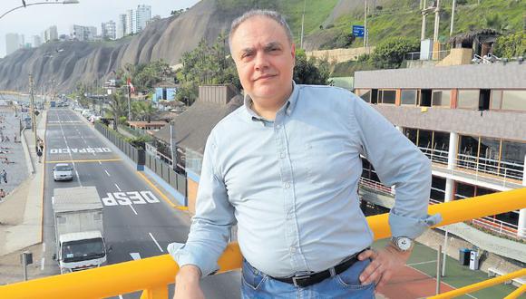 Monteleone es especialista en aplicación de tecnología para la seguridad vial. “En el Perú se espera a que muera gente para actuar”, dice. (Dante Piaggio / El Comercio)
