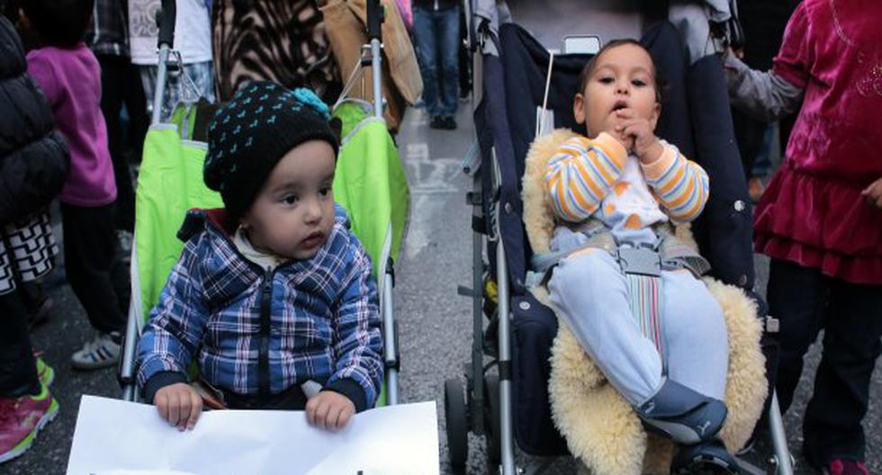 Congresistas en contra de separar a padres de sus hijos. (Foto: Getty Images)