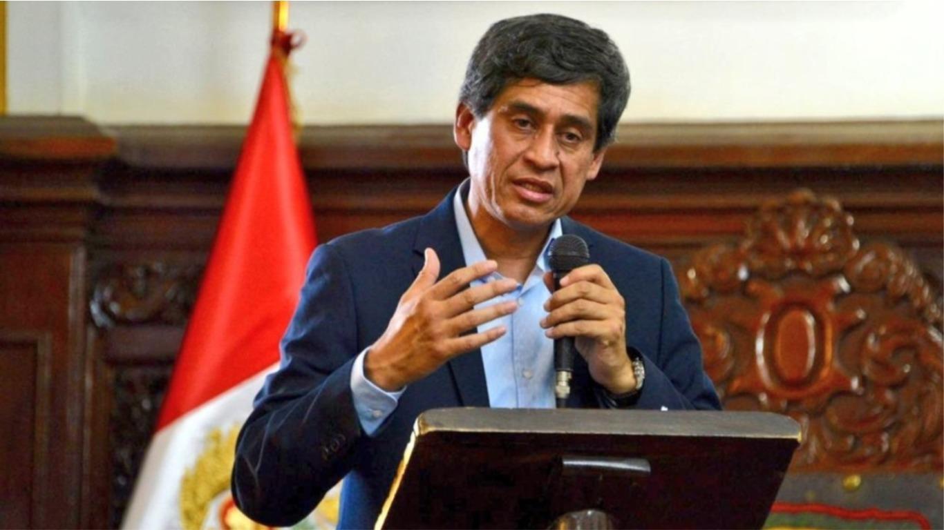 "Resulta urgente, entonces, que el Ejecutivo repare los filtros y aborde aquellas filtraciones que hoy percuden su equipo de trabajo".