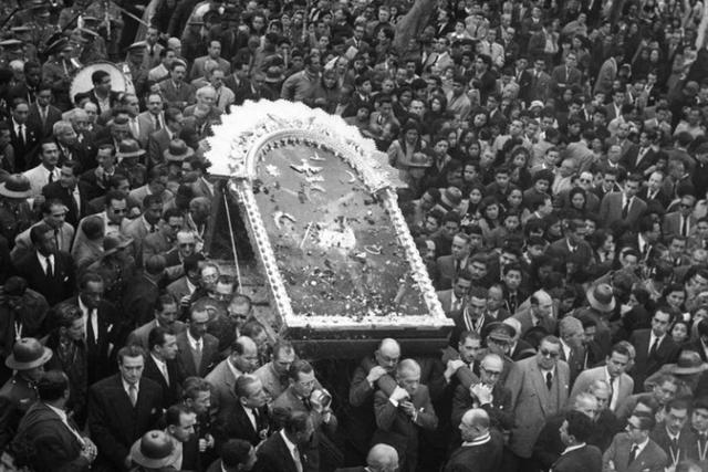 La procesión del Señor de los Milagros en la década de 1950 | Foto: Archivo Histórico El Comercio