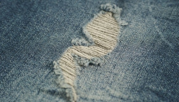 Conoce el truco de costura para elaborar un bolso de mano con retazos de jean. (Foto: Pixabay/ Engin Akyurt).