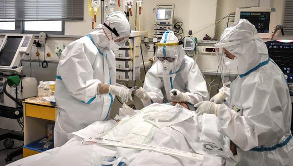 Grecia bate récord de contagios de coronavirus y hospitales comienzan a saturarse. (LOUISA GOULIAMAKI / AFP).