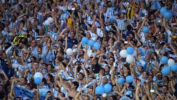 Pese al mal momento de la selección argentina, los hinchas albicelestes compraron las entradas para el decisivo duelo ante Perú en tiempo récord. (Foto: internet)