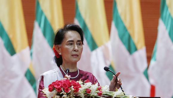 La lideresa birmana hizo el anuncio en una rueda de prensa celebrada en Naipiyido ante diplomáticos, autoridades y periodistas. (EFE)