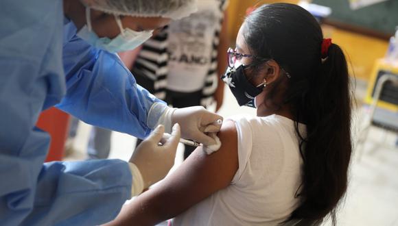 Exhortan a los padres a inmunizar a sus hijos para garantizar un retorno seguro a las aulas. (Foto: Julio Reaño/@photo.gec)