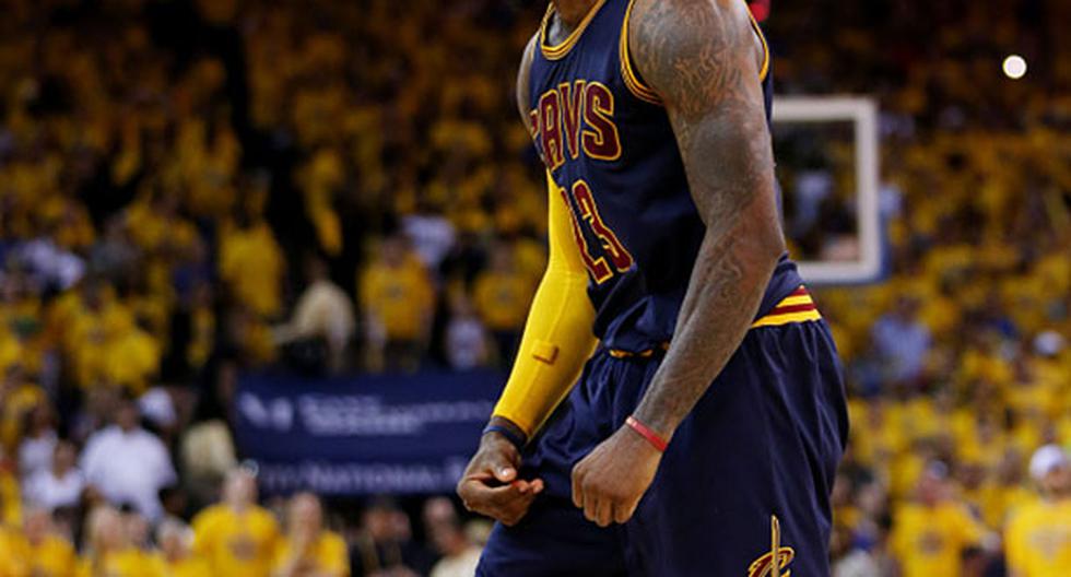 Un inspirado LeBron James dio el triunfo a los Cavaliers sobre los Warriors en la segunda final de la NBA. (Foto: Getty Images)