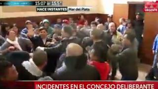A los golpes empezó una sesión de concejo en Argentina [VIDEO]