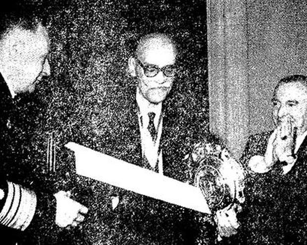 The Peruvian writer is named an honorary member of the National Association of Writers and Artists in 1962. (Photo: GEC Historical Archive)