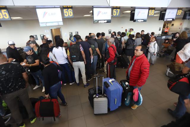 La empresa Peruvian Airlines anunció el viernes la suspensión de todos sus vuelos saliendo de Lima hasta nuevo aviso a causa de un embargo realizado por Aduanas. (Foto: GEC)
