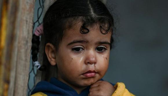 Cerca de 7.000 niños viven actualmente en el campamento de Moria. Foto: GETTY IMAGES, vía BBC Mundo