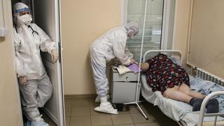 Rusia registra doble récord de muertos y nuevos casos de coronavirus por tercer día consecutivo