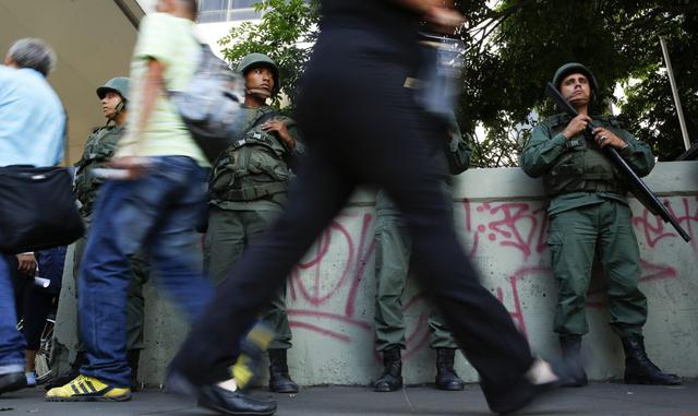 Venezuela: La plaza Altamira es militarizada por Maduro - 5