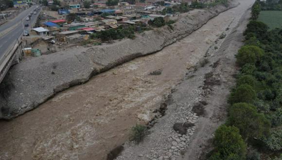 La crecida del caudal del Río Chillón ha generado preocupación en vecinos de distritos del norte de Lima como Carabayllo y Comas | Foto: Jorge Cerdan / @photo.gec