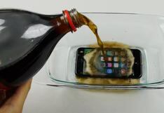 iPhone 7: esto es lo que pasa cuando congelas el teléfono en Coca Cola