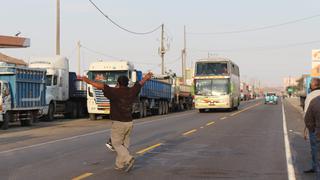 Tercer día de paro: transportistas sostienen reuniones con el Gobierno y otro grupo bloquea vías